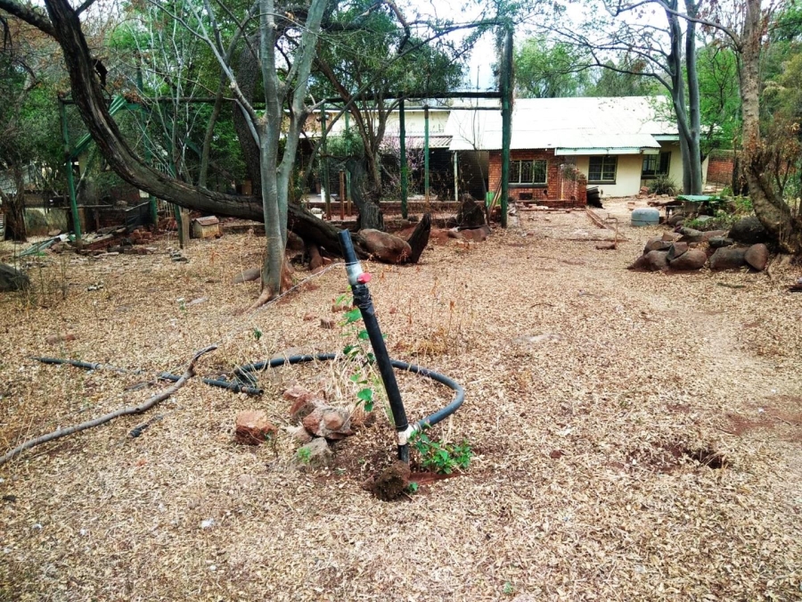 9 Bedroom Property for Sale in Magaliesmoot Gauteng