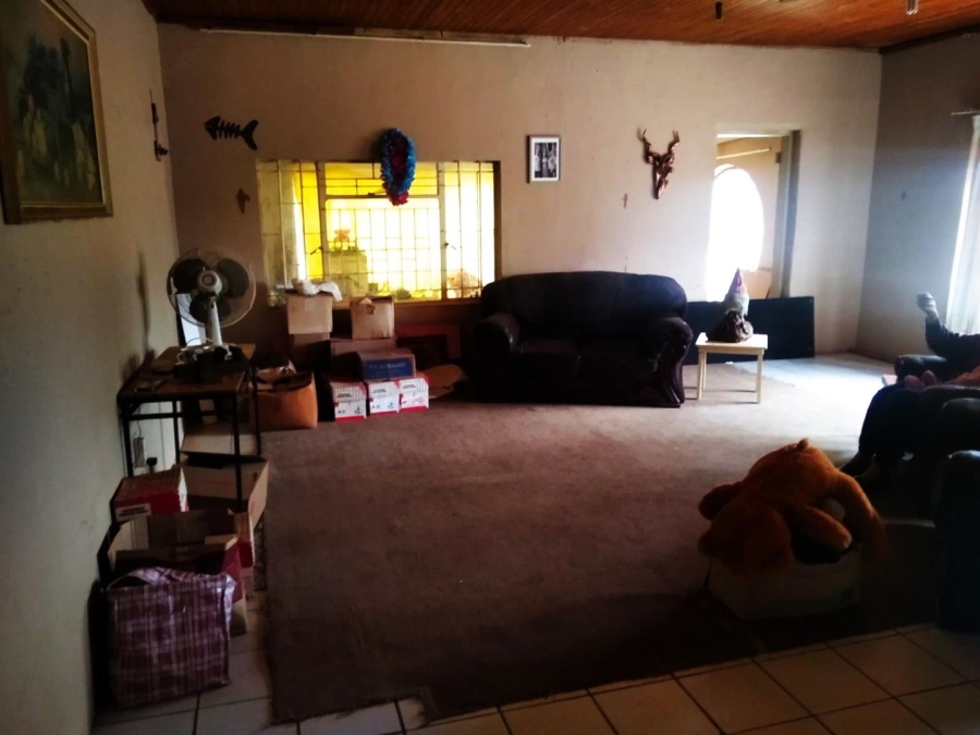 9 Bedroom Property for Sale in Magaliesmoot Gauteng