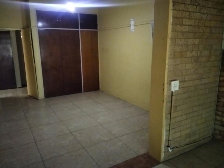 9 Bedroom Property for Sale in Magaliesmoot Gauteng