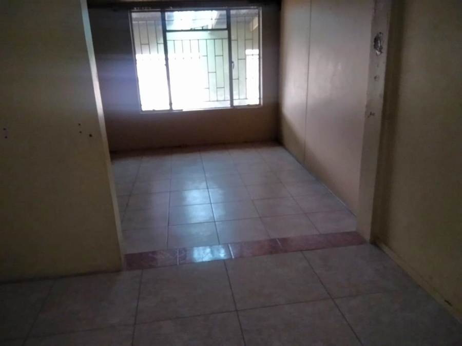 9 Bedroom Property for Sale in Magaliesmoot Gauteng