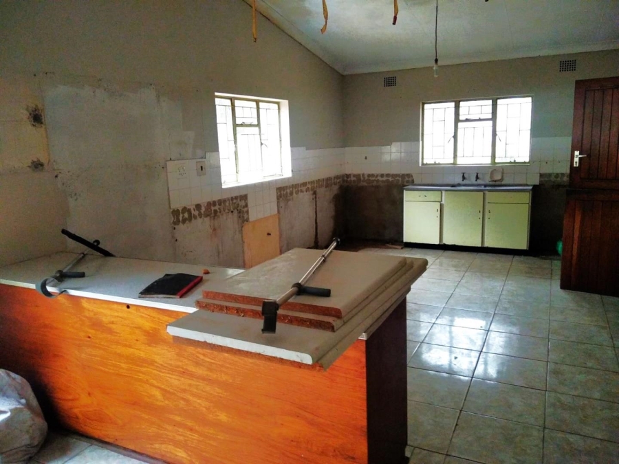 9 Bedroom Property for Sale in Magaliesmoot Gauteng