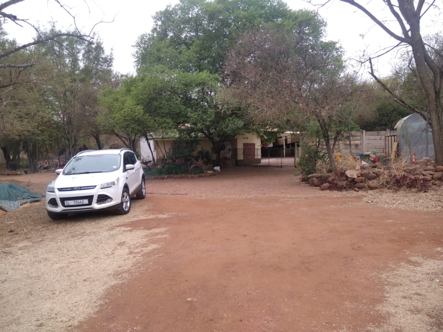 9 Bedroom Property for Sale in Magaliesmoot Gauteng