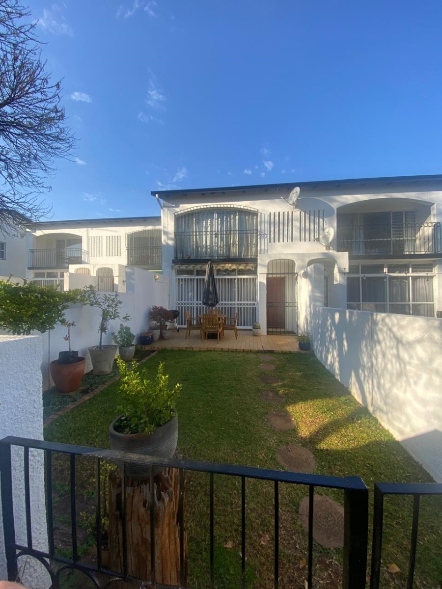 3 Bedroom Property for Sale in Faerie Glen Gauteng