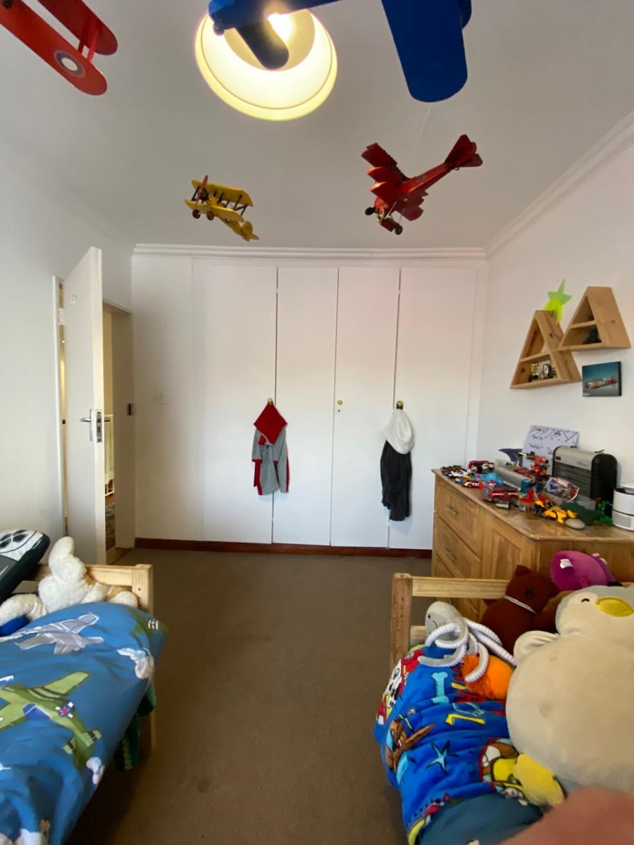 3 Bedroom Property for Sale in Faerie Glen Gauteng