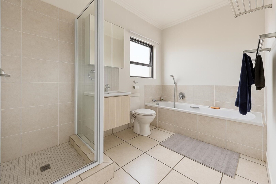 1 Bedroom Property for Sale in Douglasdale Gauteng