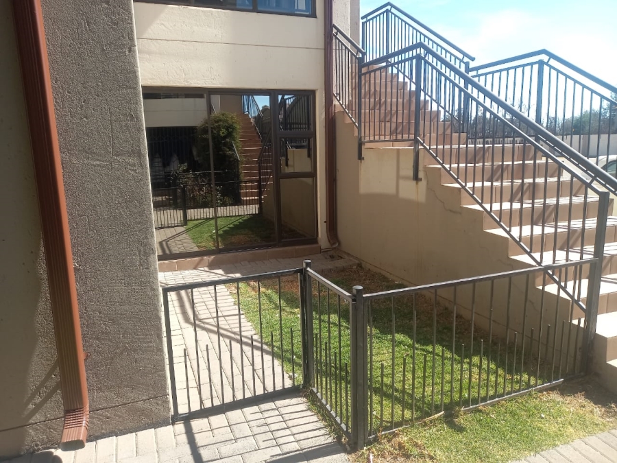 To Let 2 Bedroom Property for Rent in Brentwood Park AH Gauteng