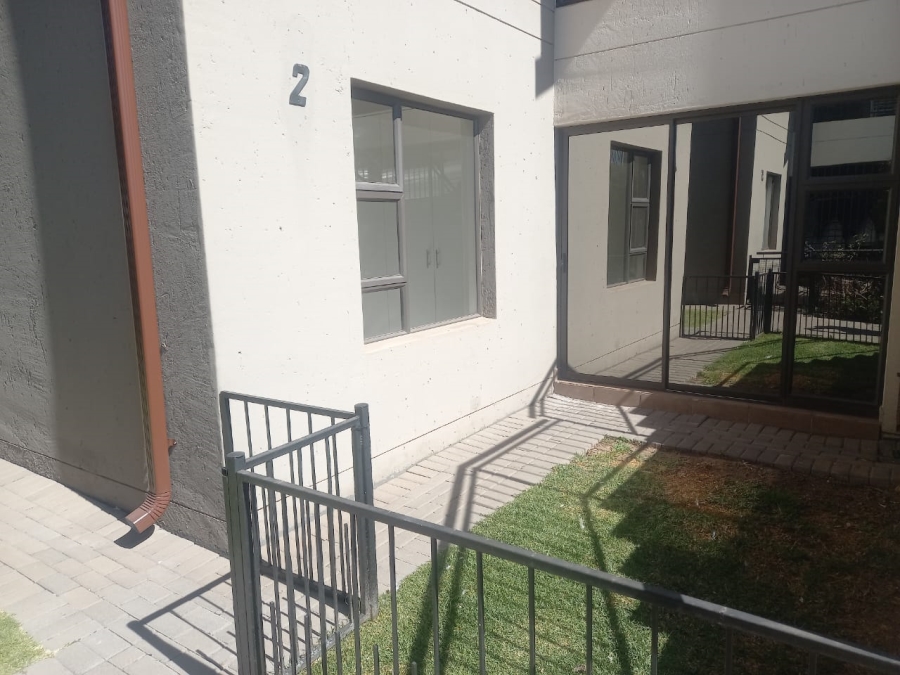 To Let 2 Bedroom Property for Rent in Brentwood Park AH Gauteng
