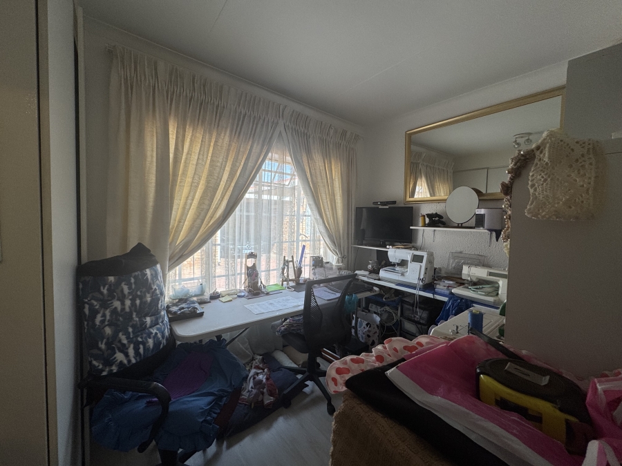 3 Bedroom Property for Sale in New Redruth Gauteng