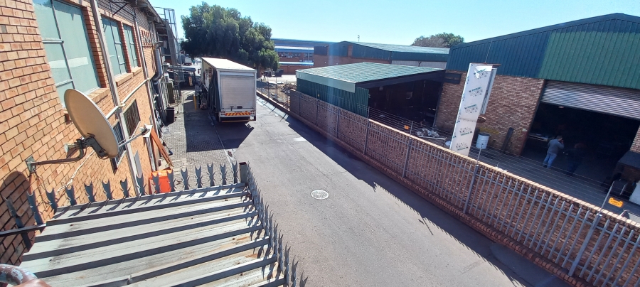 To Let commercial Property for Rent in Rooihuiskraal Gauteng