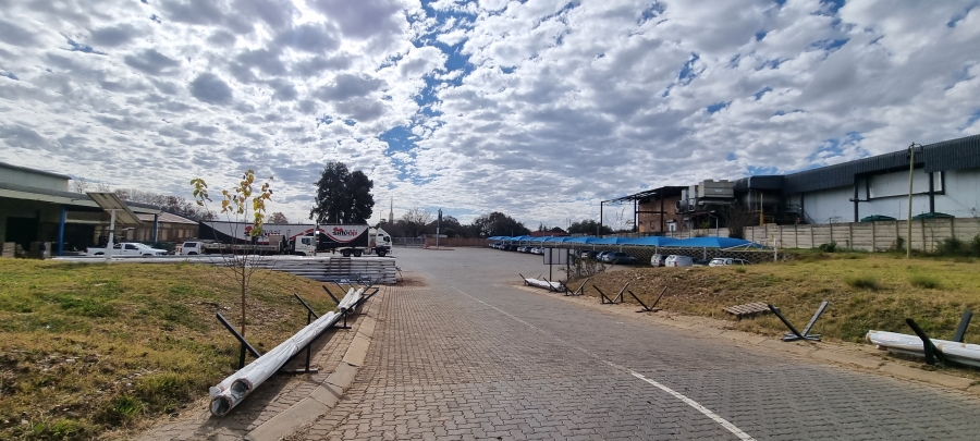 To Let commercial Property for Rent in Clayville Gauteng