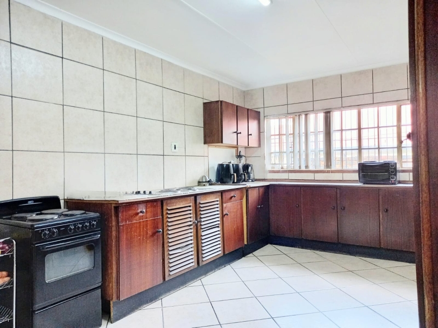 8 Bedroom Property for Sale in Brooklyn Gauteng