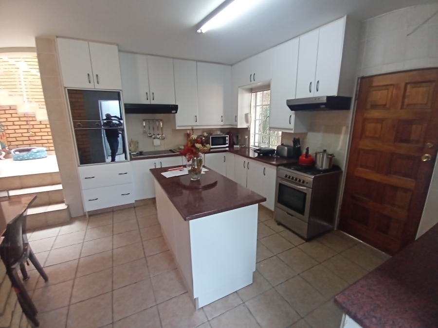 3 Bedroom Property for Sale in Mulbarton Gauteng