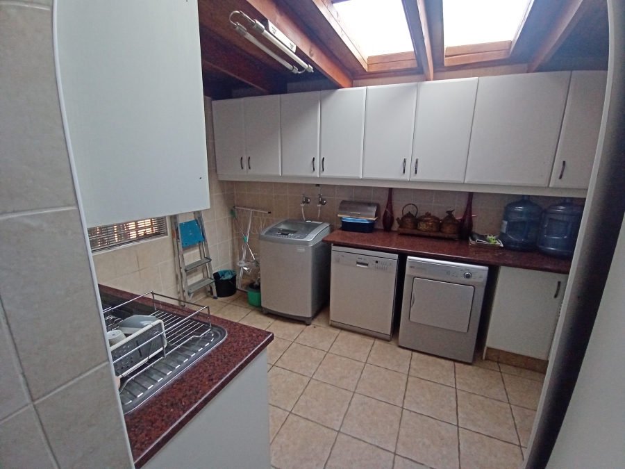 3 Bedroom Property for Sale in Mulbarton Gauteng
