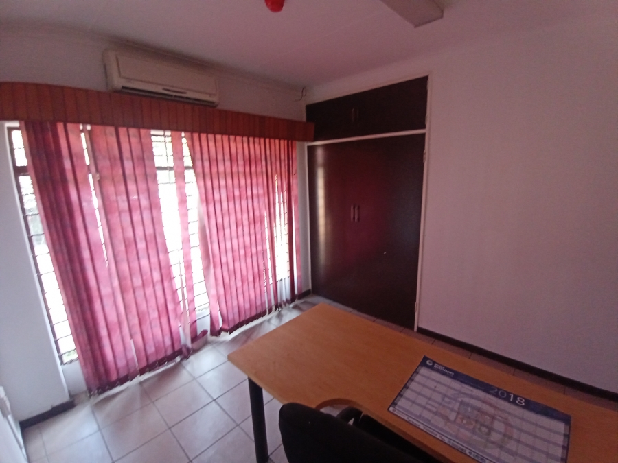 3 Bedroom Property for Sale in Robertsham Gauteng