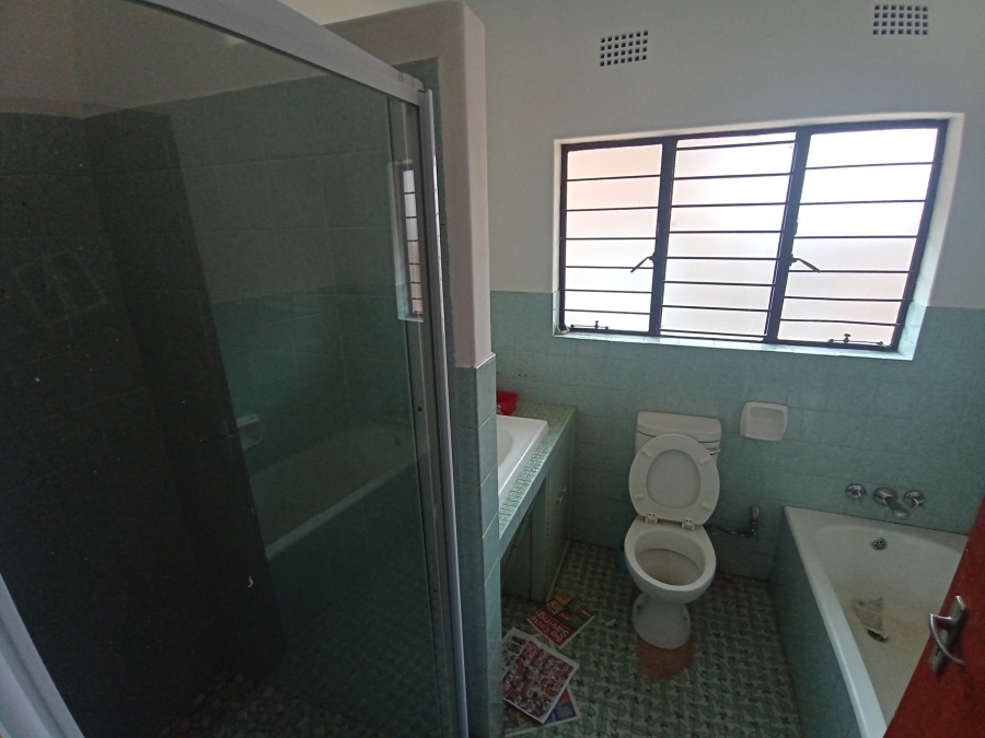 3 Bedroom Property for Sale in Robertsham Gauteng