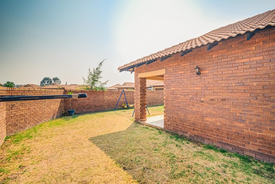 2 Bedroom Property for Sale in Helderwyk Gauteng