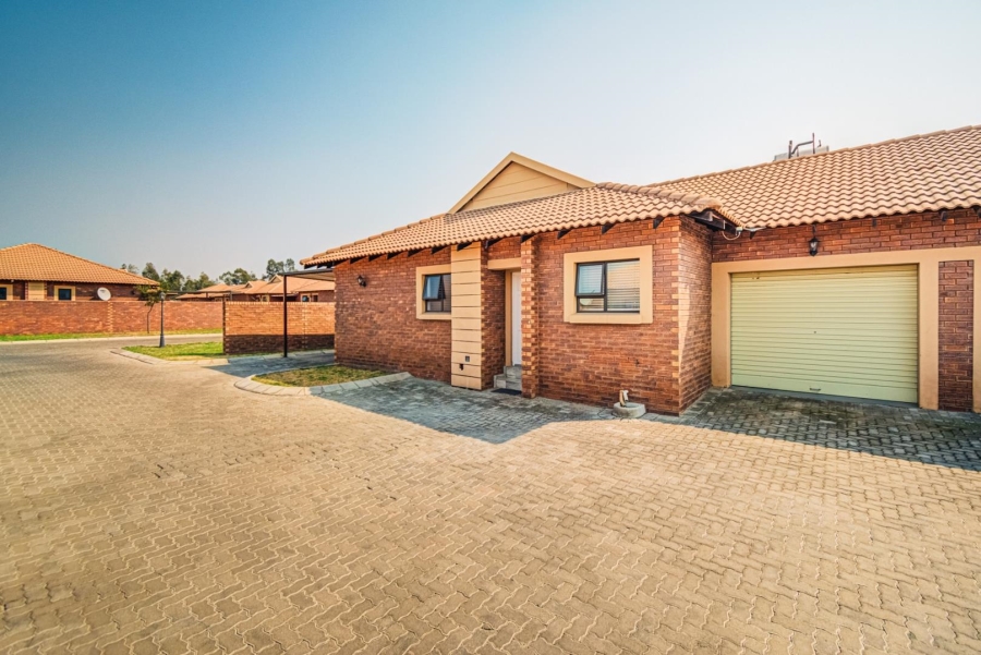 2 Bedroom Property for Sale in Helderwyk Gauteng