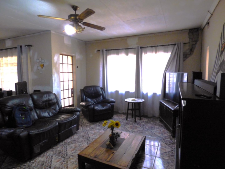 6 Bedroom Property for Sale in Airfield Gauteng