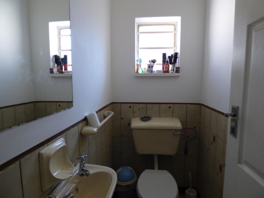 6 Bedroom Property for Sale in Airfield Gauteng