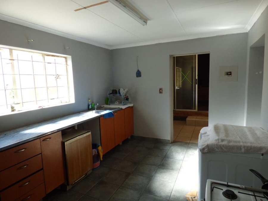 6 Bedroom Property for Sale in Airfield Gauteng