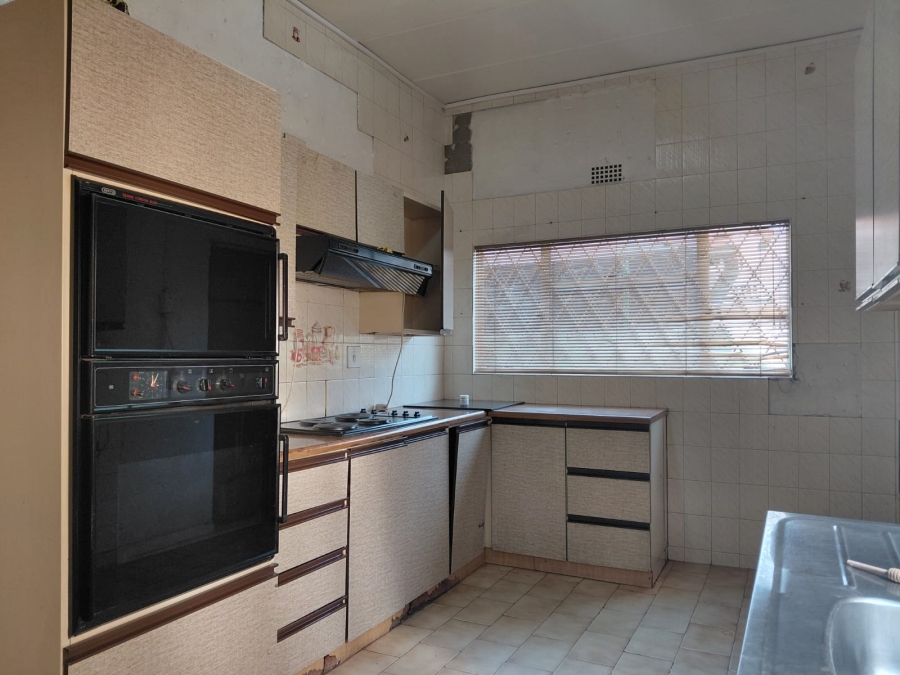6 Bedroom Property for Sale in Actonville Gauteng