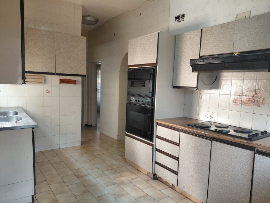 6 Bedroom Property for Sale in Actonville Gauteng