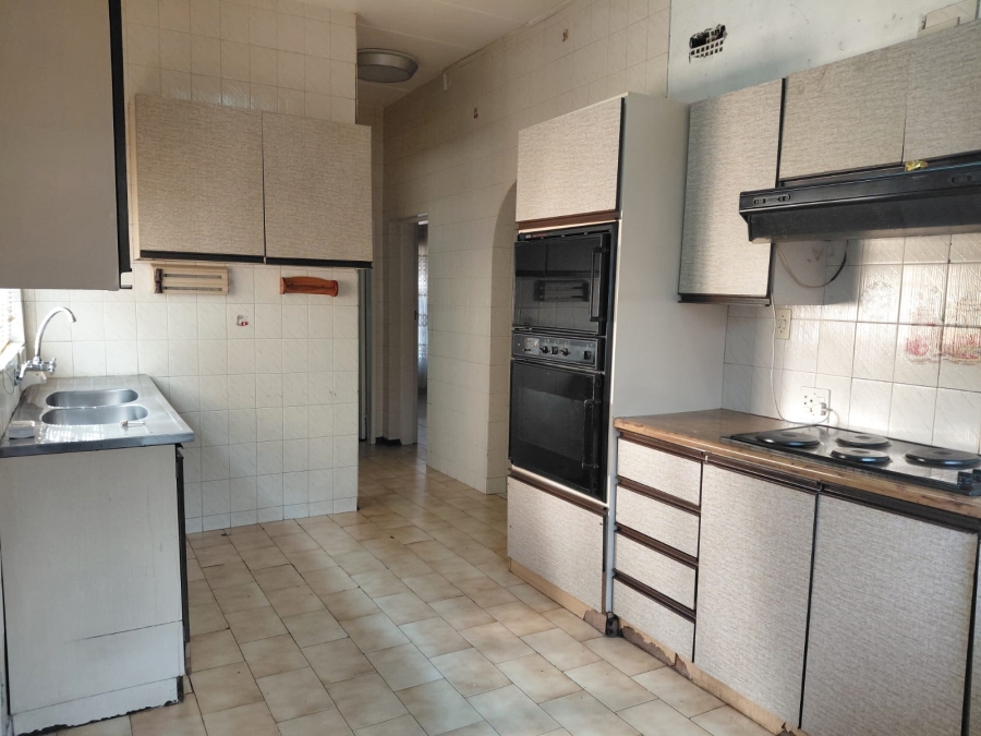 6 Bedroom Property for Sale in Actonville Gauteng