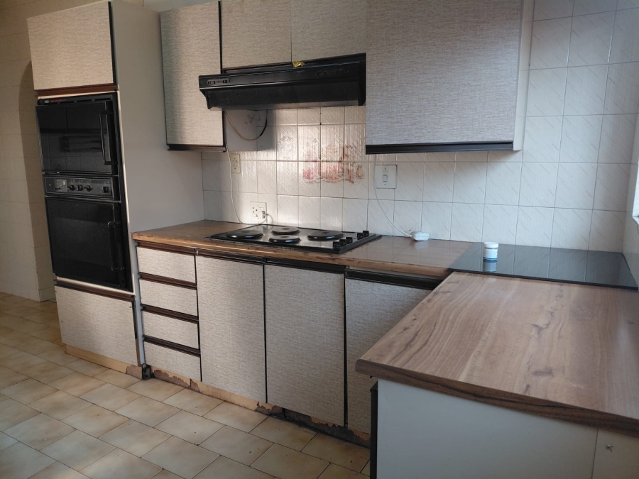 6 Bedroom Property for Sale in Actonville Gauteng