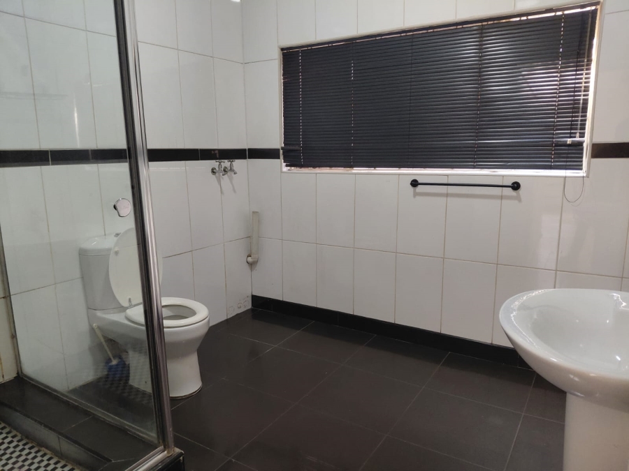 6 Bedroom Property for Sale in Actonville Gauteng