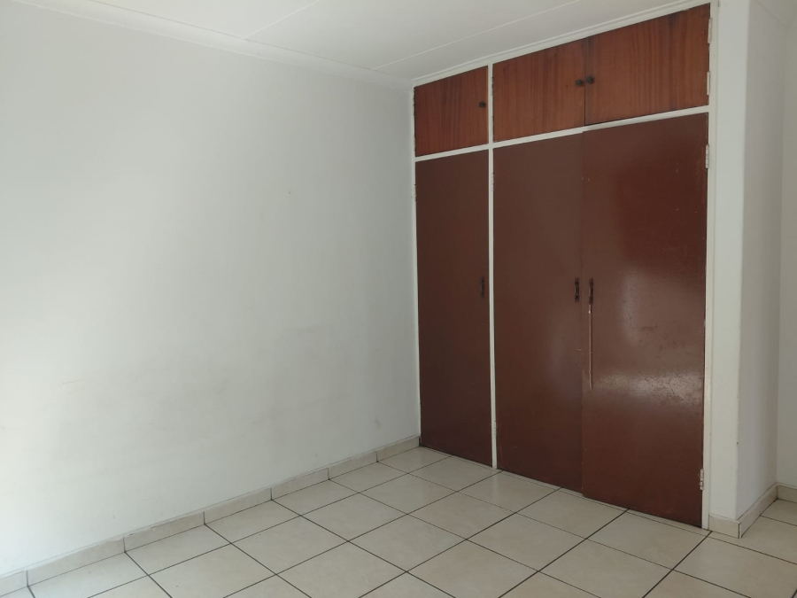 6 Bedroom Property for Sale in Actonville Gauteng