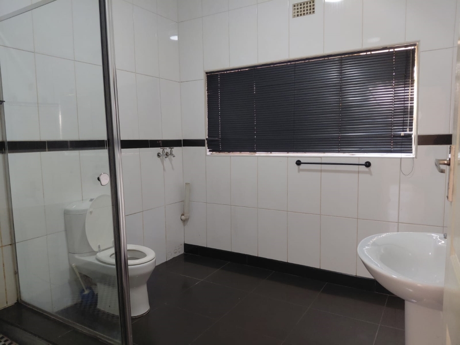 6 Bedroom Property for Sale in Actonville Gauteng