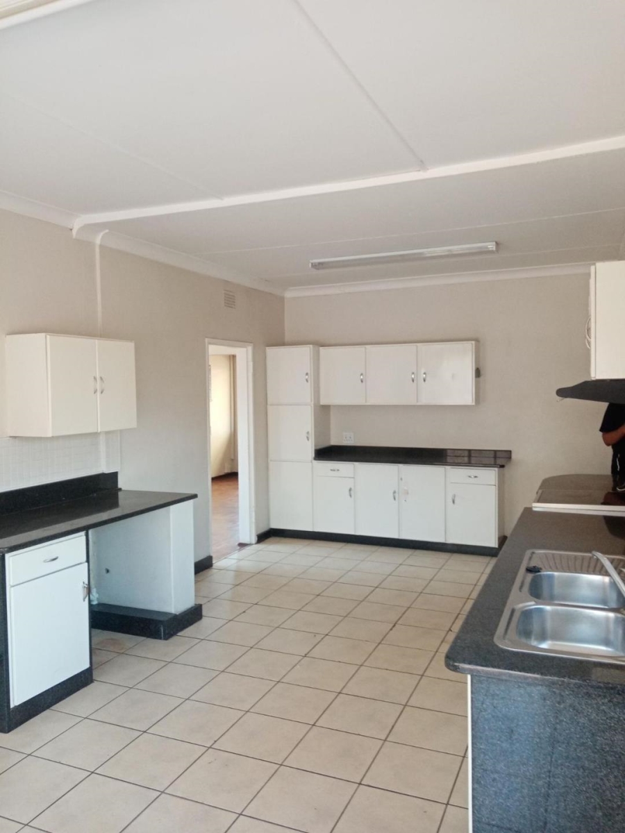 4 Bedroom Property for Sale in Sunnyridge Gauteng