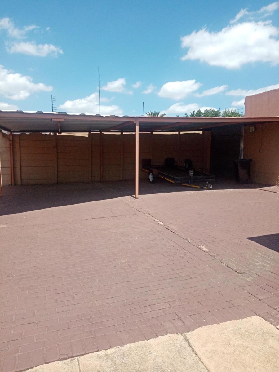 4 Bedroom Property for Sale in Sunnyridge Gauteng