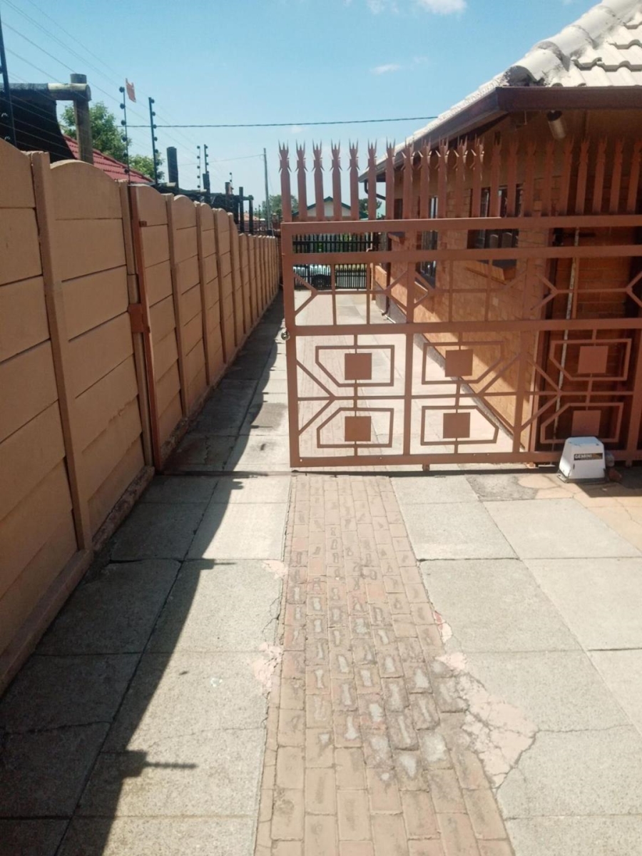 4 Bedroom Property for Sale in Sunnyridge Gauteng