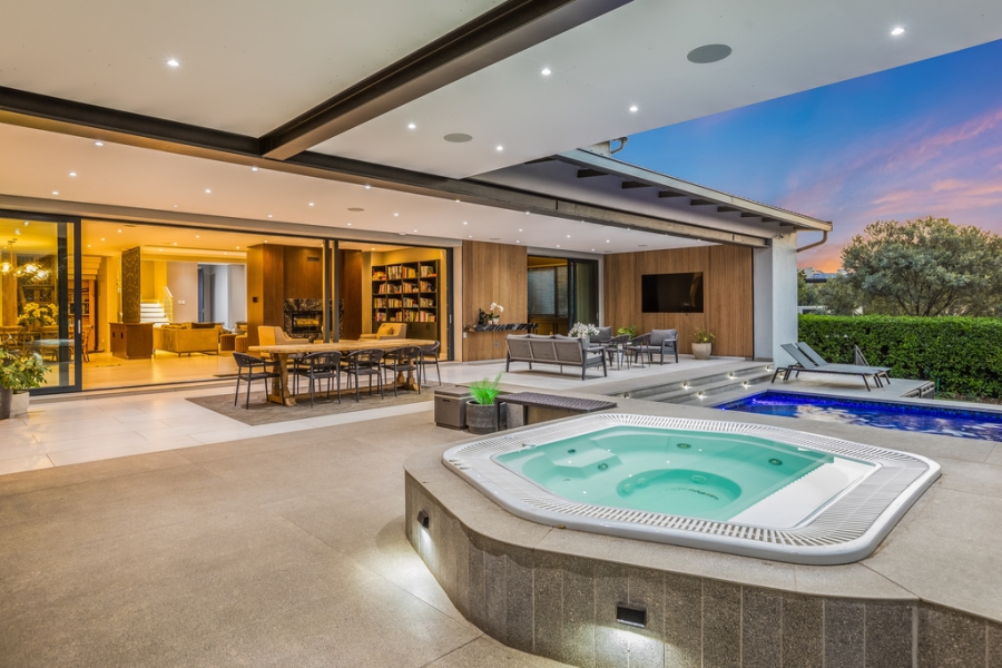 5 Bedroom Property for Sale in Waterfall Country Estate Gauteng