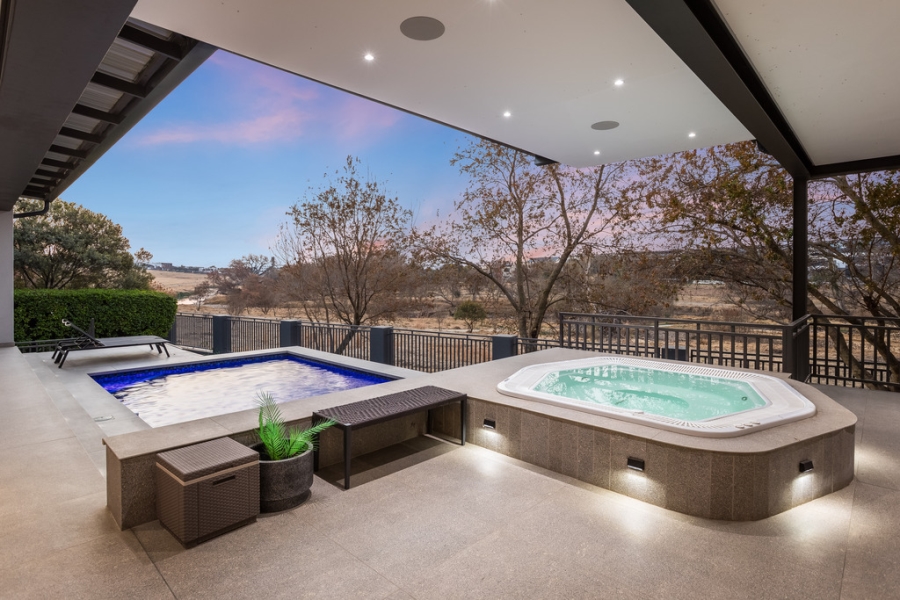 5 Bedroom Property for Sale in Waterfall Country Estate Gauteng