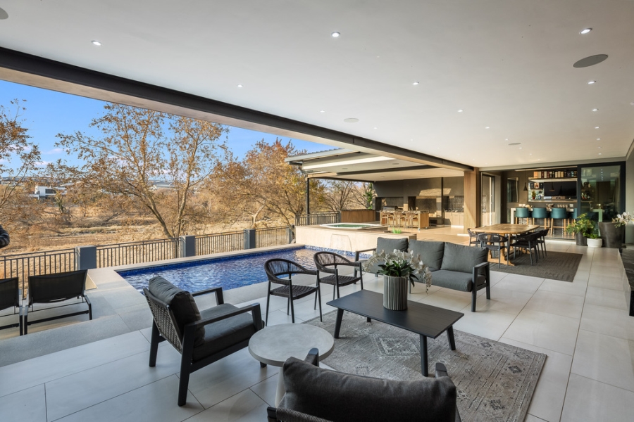 5 Bedroom Property for Sale in Waterfall Country Estate Gauteng