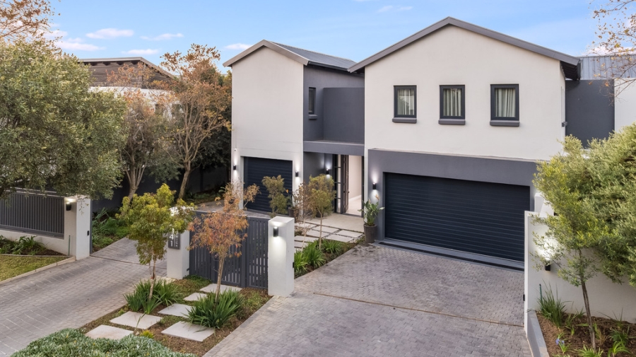 5 Bedroom Property for Sale in Waterfall Country Estate Gauteng