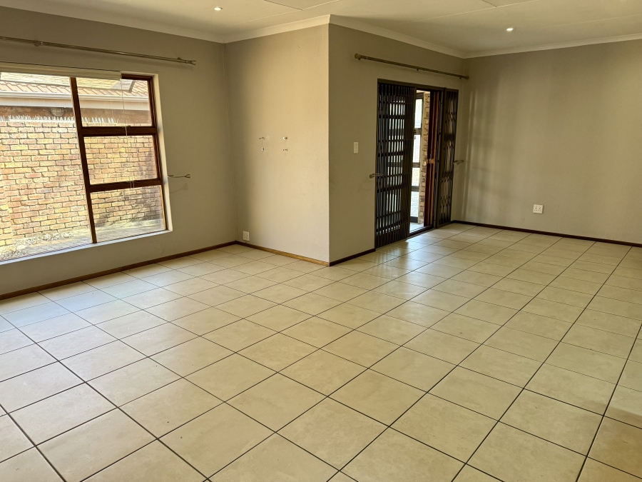 3 Bedroom Property for Sale in Honeydew Manor Gauteng