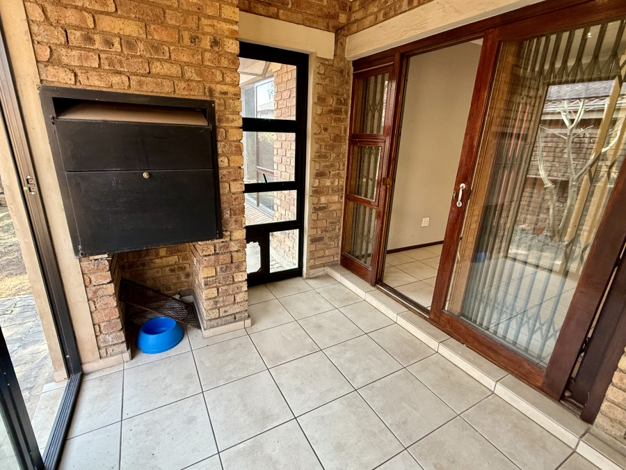 3 Bedroom Property for Sale in Honeydew Manor Gauteng