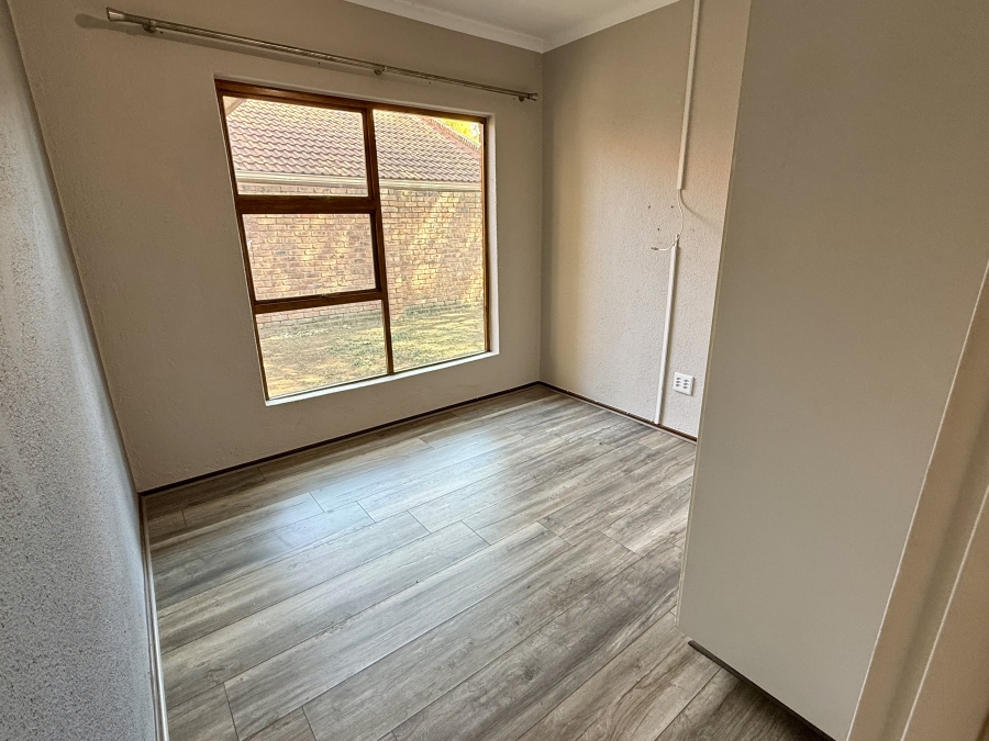 3 Bedroom Property for Sale in Honeydew Manor Gauteng