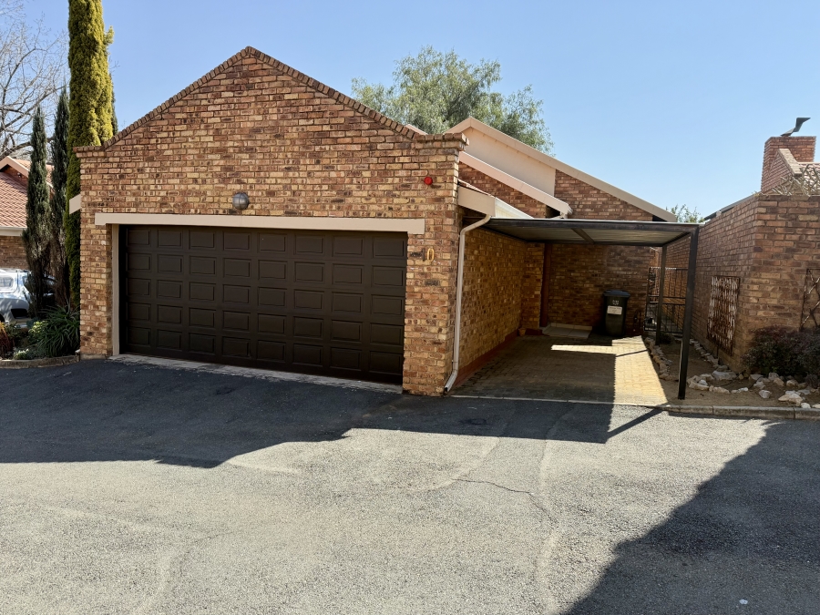3 Bedroom Property for Sale in Honeydew Manor Gauteng
