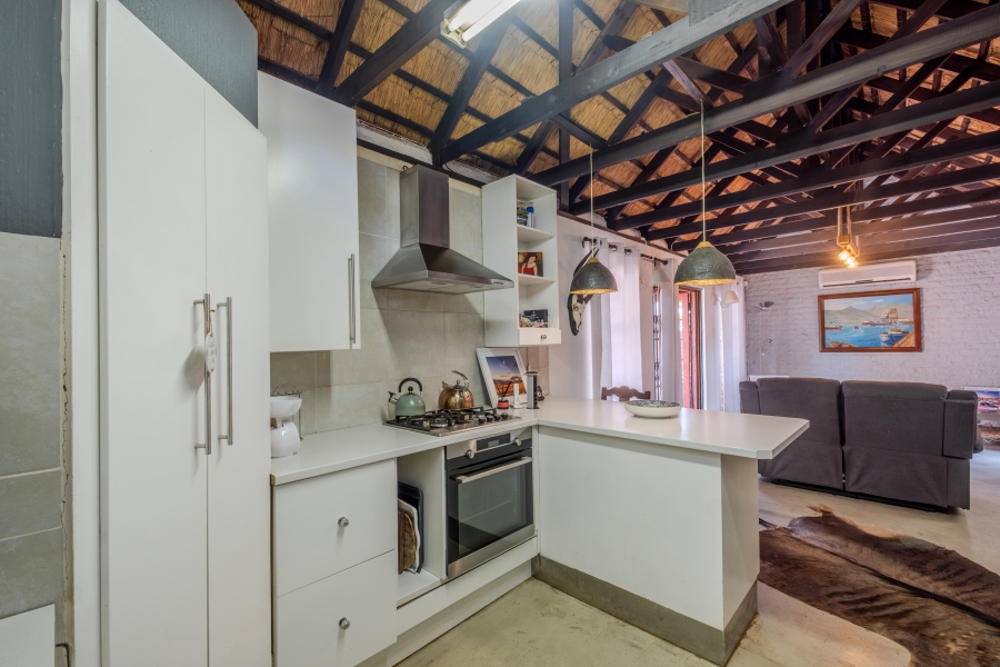 2 Bedroom Property for Sale in Faerie Glen Gauteng