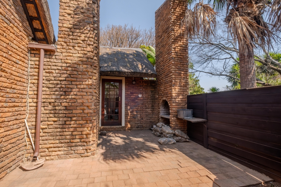 2 Bedroom Property for Sale in Faerie Glen Gauteng