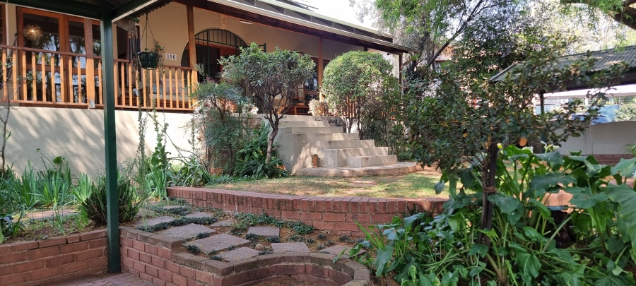 6 Bedroom Property for Sale in Kensington Gauteng