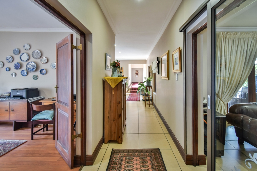 4 Bedroom Property for Sale in Midfield Estate Gauteng