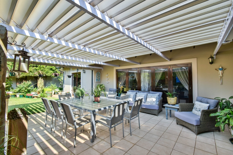 4 Bedroom Property for Sale in Midfield Estate Gauteng