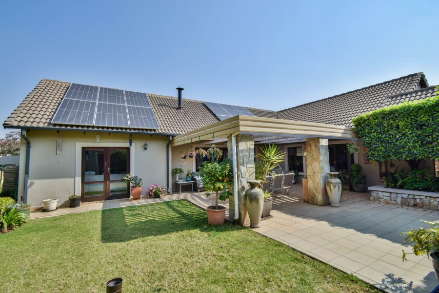 4 Bedroom Property for Sale in Midfield Estate Gauteng