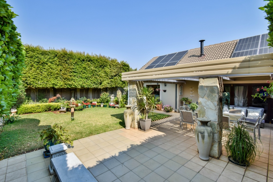 4 Bedroom Property for Sale in Midfield Estate Gauteng