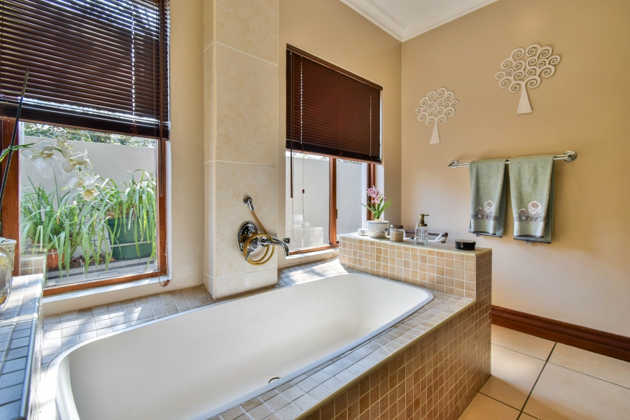 4 Bedroom Property for Sale in Midfield Estate Gauteng